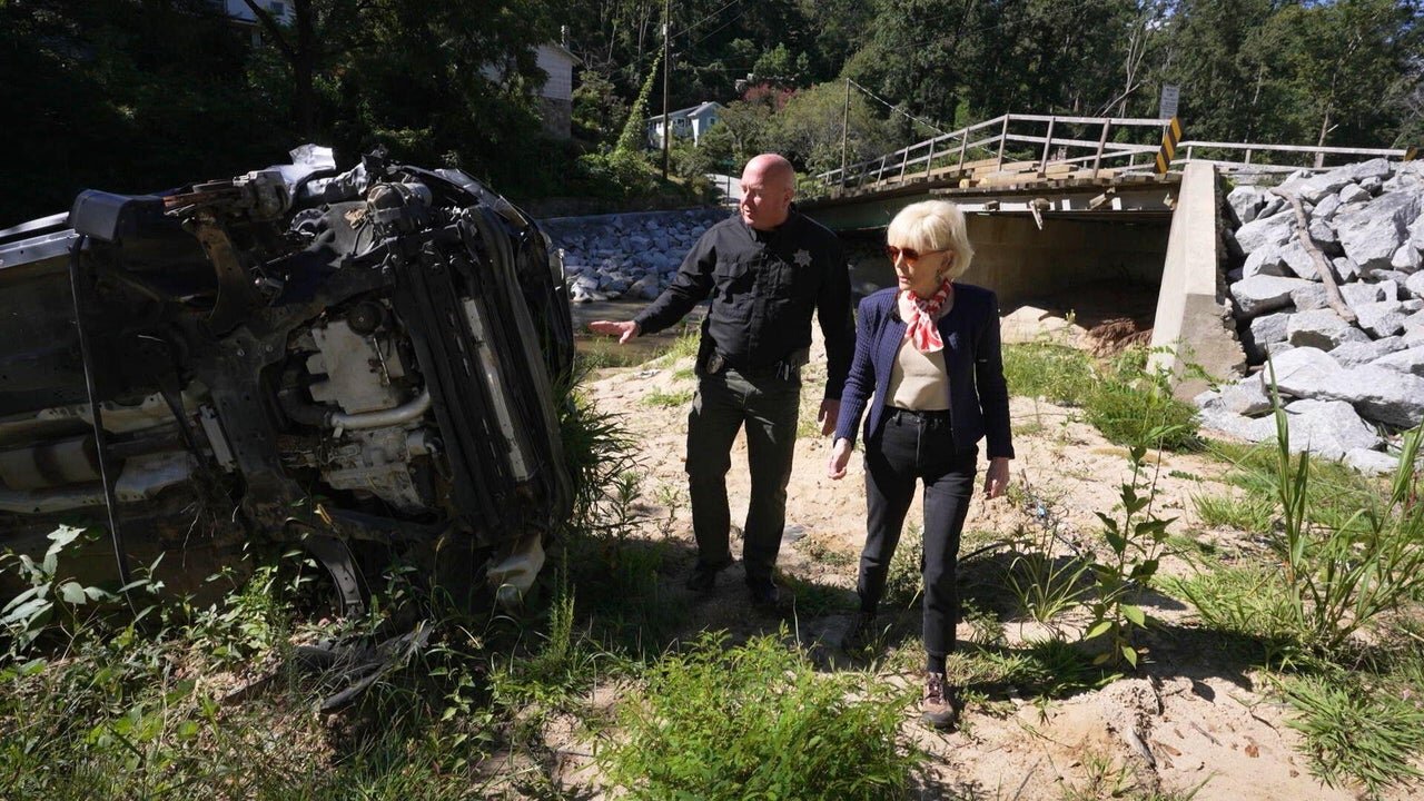 60 Minutes (US) S58E28 Disaster Tourists | Birds of War | Perfume Capital of the World