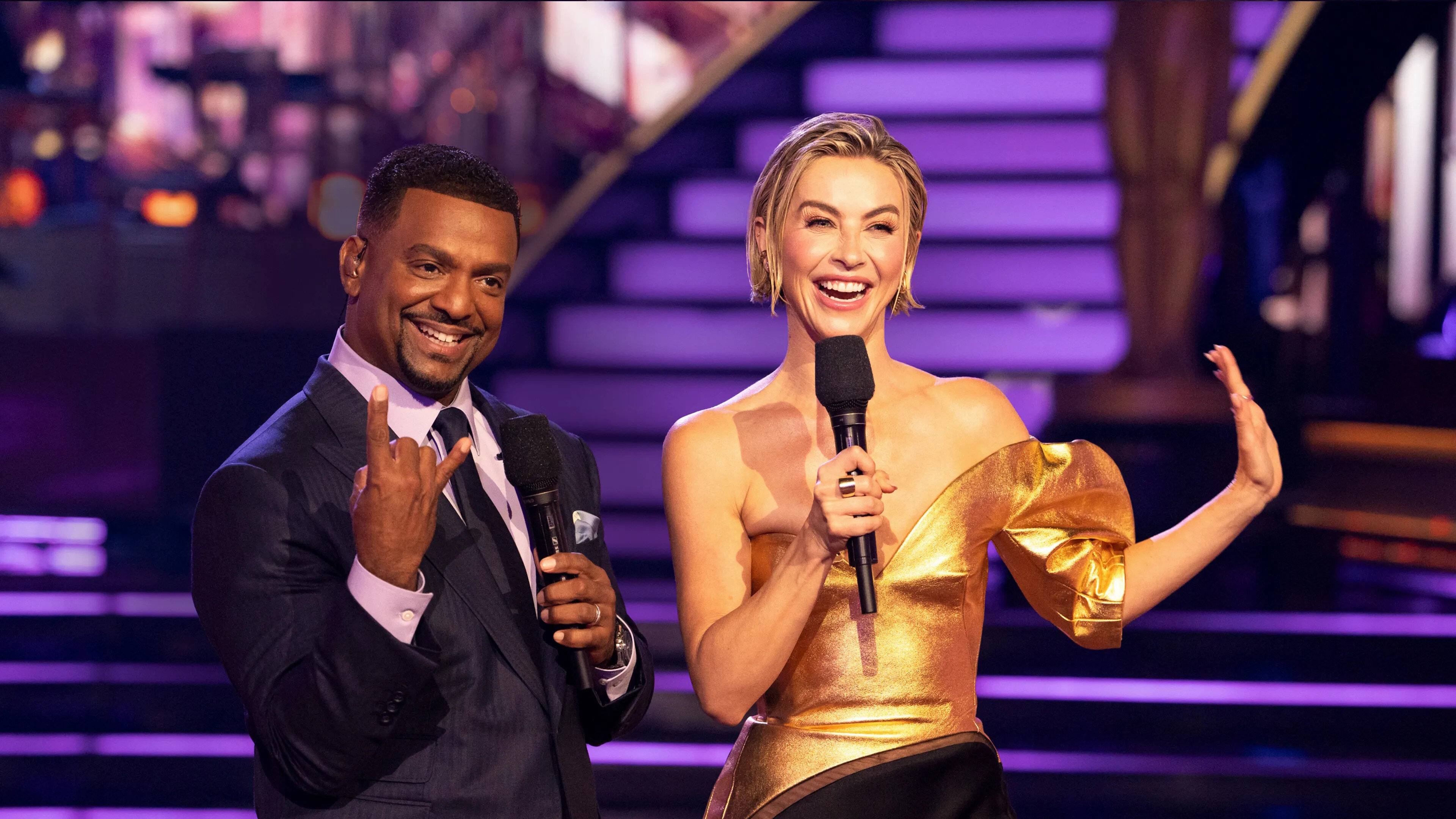 Dancing with the Stars (US) S35E4 Yacht Rock Night