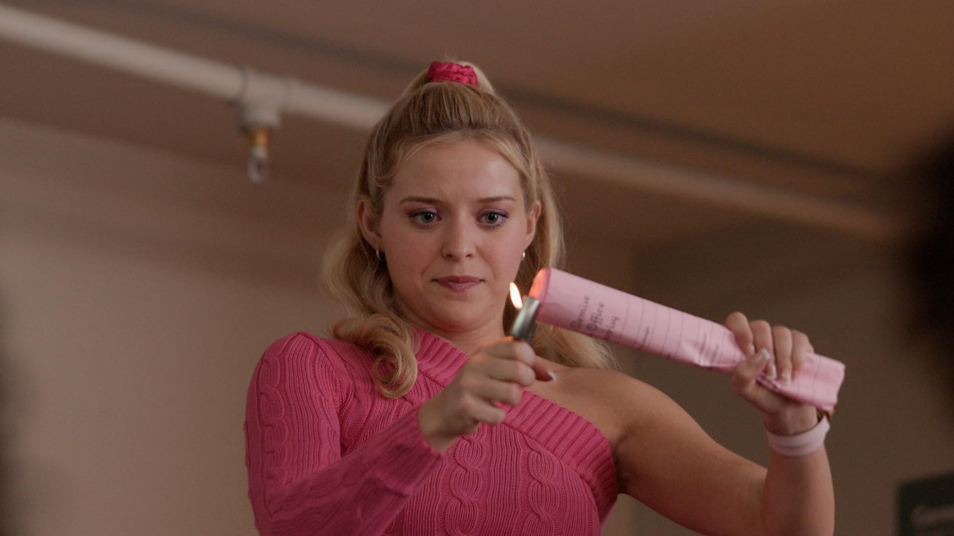 Elle S1E6 Whoever Said Orange Is The New Pink Was Seriously Distrubed