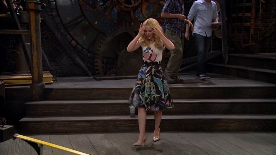 Liv and Maddie S3E3 Co-star-a-Rooney