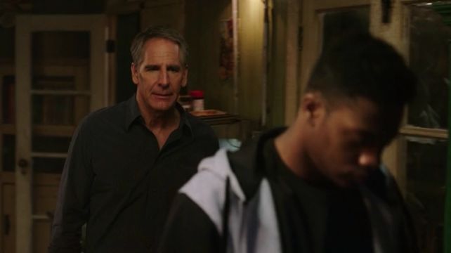 NCIS: New Orleans S1E16 My Brother's Keeper