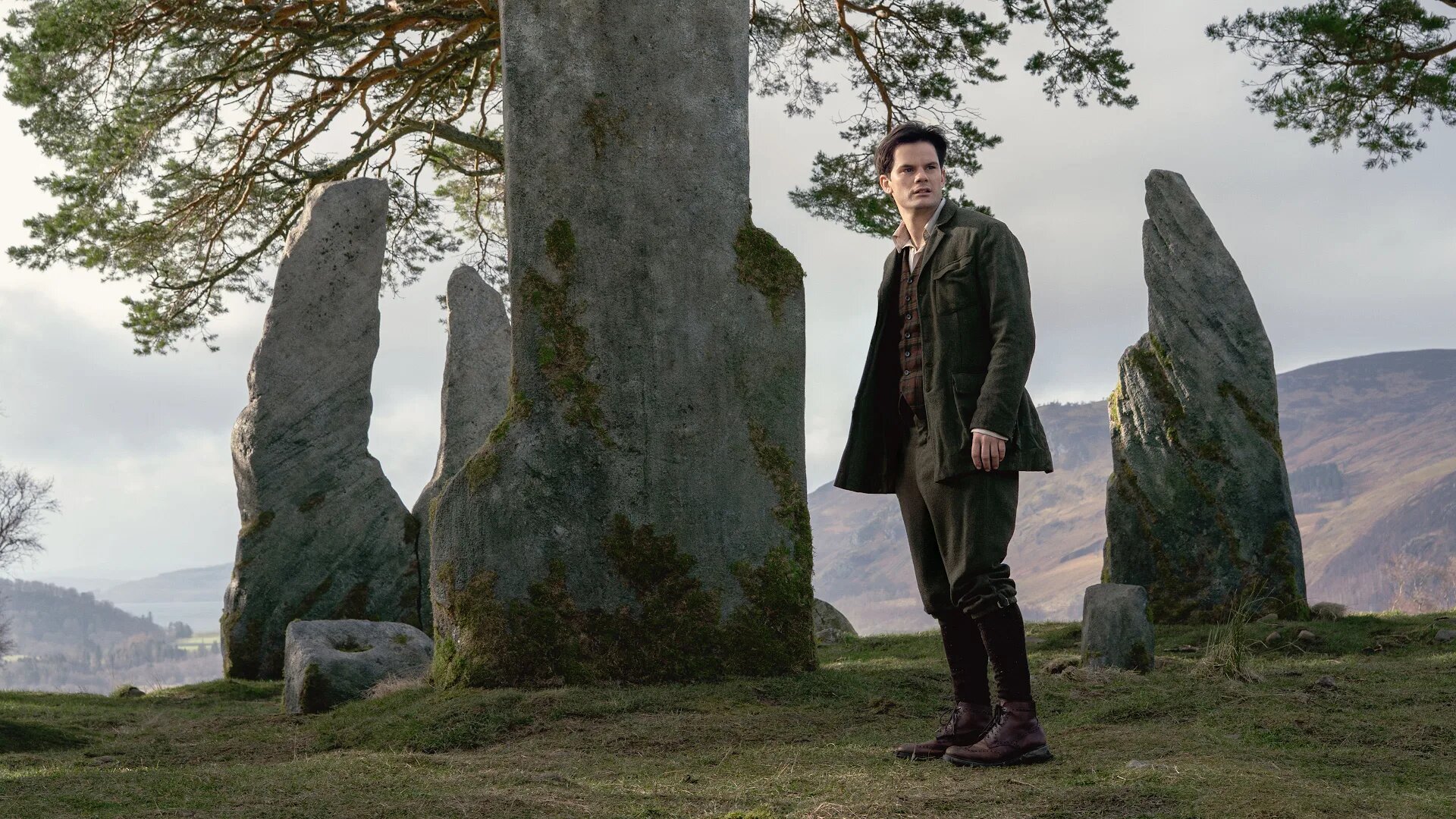Outlander: Blood of My Blood S1E2 S.W.A.K. (Sealed with a Kiss)