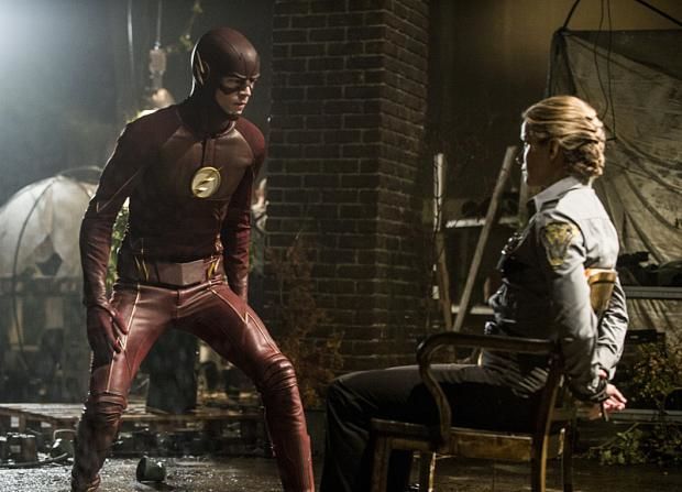 The Flash S2E2 Flash of Two Worlds