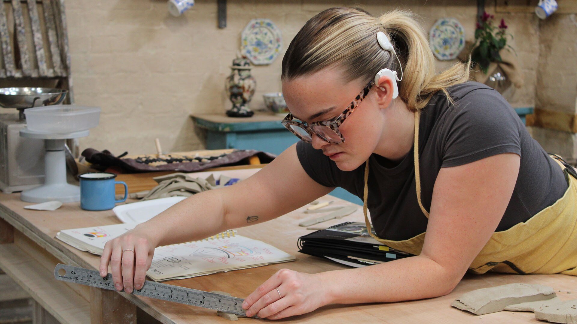 The Great Pottery Throw Down S8E2 Mantlepiece Clock and Blindfold Challenge