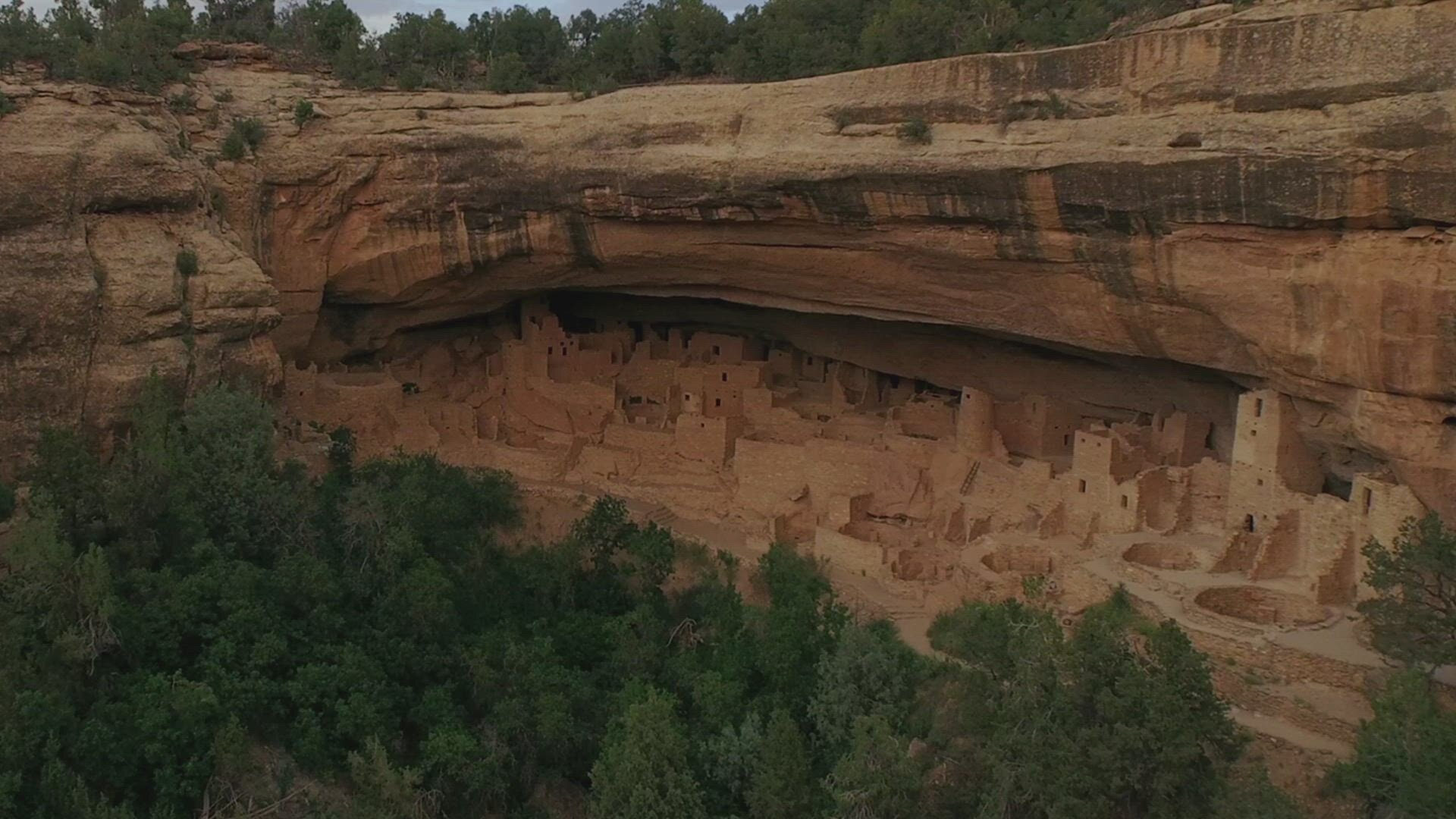 The UnXplained Special Presentation S2E1 Mysterious America