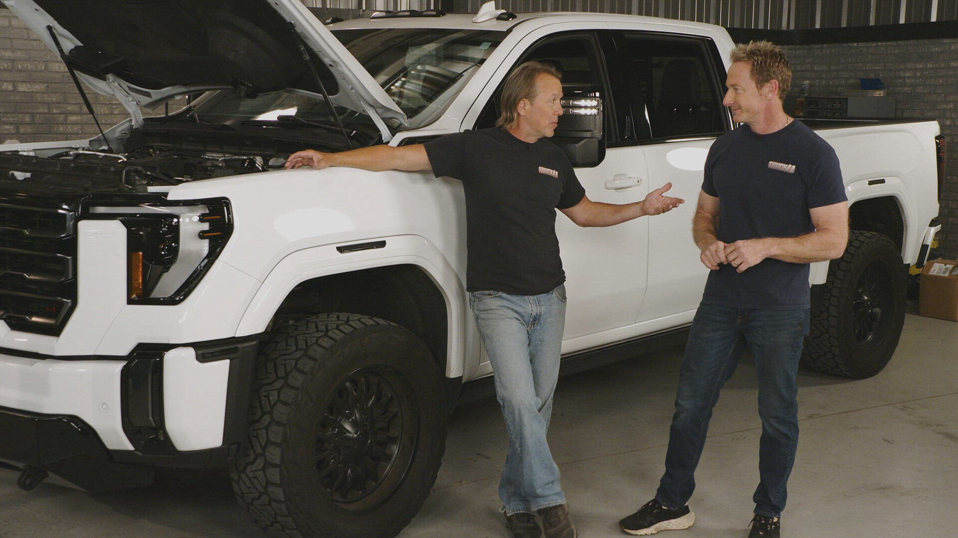 Truck Universe S22E5 Big Tire, Small Lift